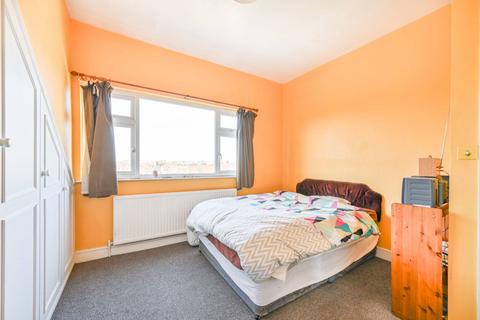 2 bedroom flat for sale, Chichele Road, Willesden Green, London, NW2