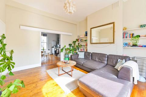 3 bedroom flat to rent, Loughborough Road, SW9, Brixton, London, SW9