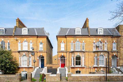 3 bedroom flat to rent, Loughborough Road, SW9, Brixton, London, SW9