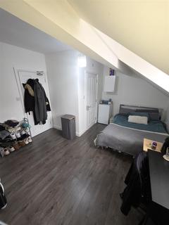 4 bedroom semi-detached house to rent, Harborne Park Road, Harborne, Birmingham