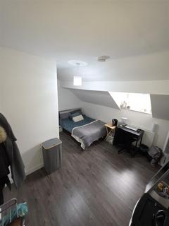 4 bedroom semi-detached house to rent, Harborne Park Road, Harborne, Birmingham