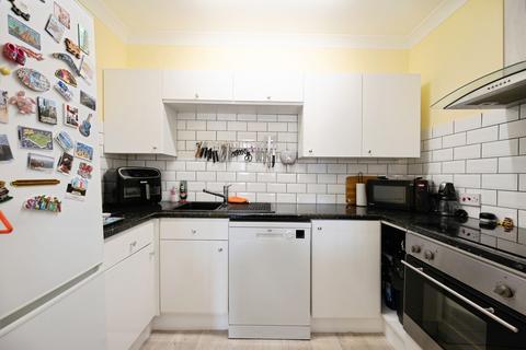 1 bedroom flat for sale, Staunton Avenue, Hayling Island, Hampshire, PO11