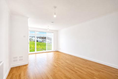 3 bedroom terraced house to rent, Stratford, Glasgow G74