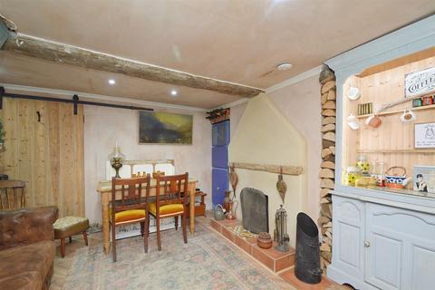 2 bedroom semi-detached house for sale, CHARMING COTTAGE * VENTNOR