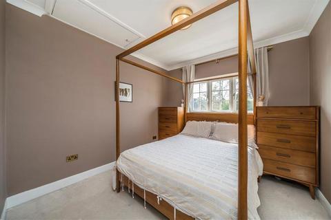 undefined, Manor Lane, London SE12