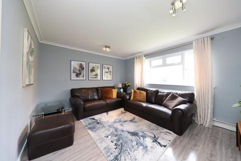 2 bedroom flat for sale, Curtis Close, Rickmansworth WD3