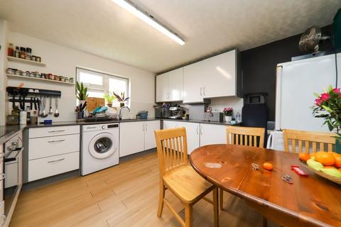2 bedroom flat for sale, Curtis Close, Rickmansworth WD3