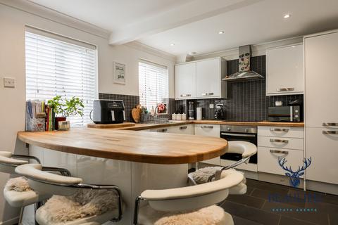 4 bedroom detached house for sale, Chelmsford CM1