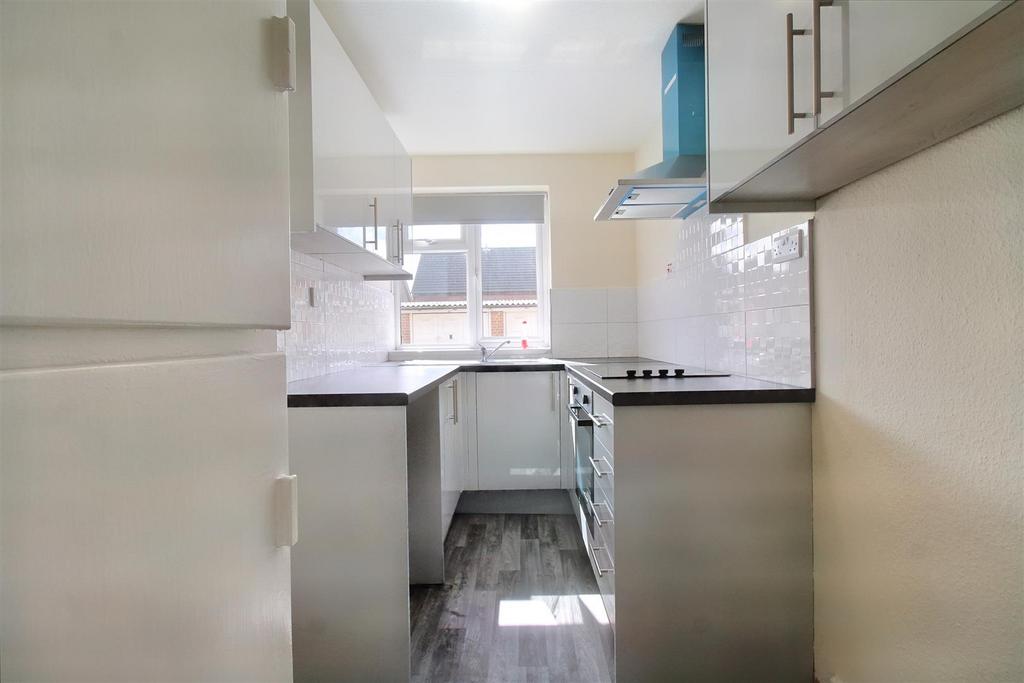 2 Kitchen.jpg