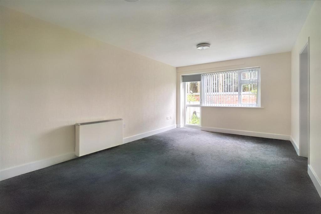 3 Living Room.jpg
