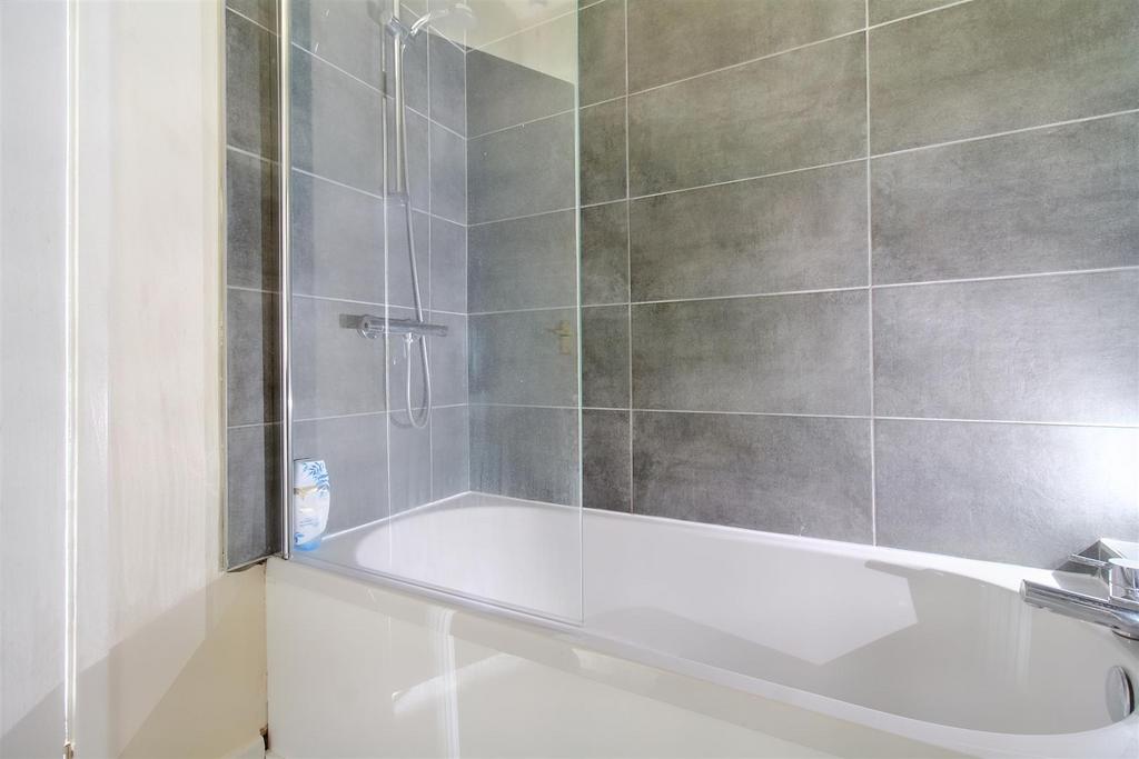 6 Bathroom.jpg