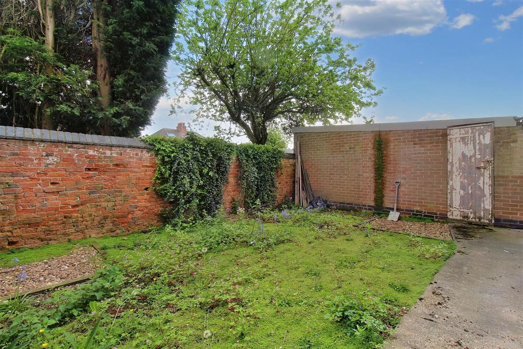 8 Garden.jpg