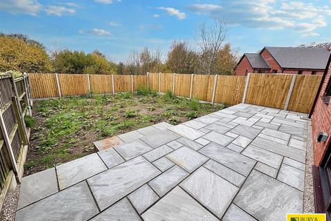 5 bedroom detached house for sale, Meadow Close, Leek