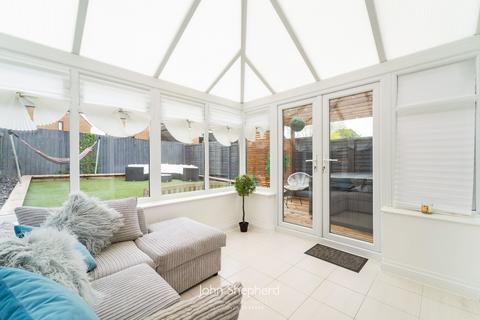 2 bedroom semi-detached house for sale, Tilesford Close, Shirley, Solihull, West Midlands, B90