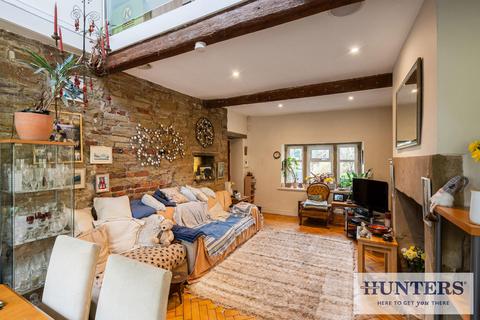 2 bedroom end of terrace house for sale, Brookhouse Gardens, Apperley Bridge