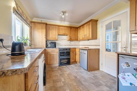 2 bedroom bungalow for sale, Seaside Road, Lancing, West Sussex, BN15