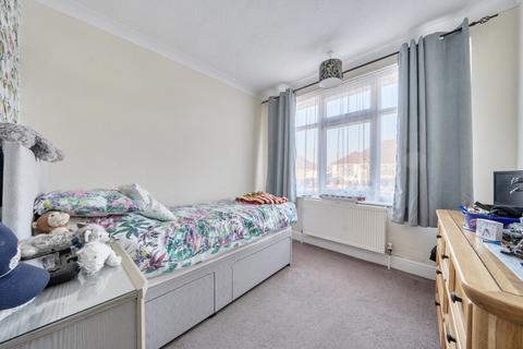 2 bedroom bungalow for sale, Seaside Road, Lancing, West Sussex, BN15