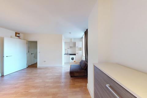 Studio to rent, 960 High Road,  London, N12