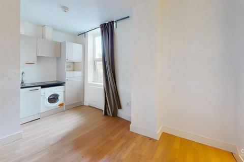 Studio to rent, 960 High Road,  London, N12