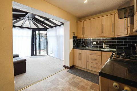 2 bedroom semi-detached house for sale, Howdale Road, Hull