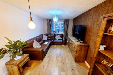 2 bedroom apartment to rent, Scholars Court, Manchester, M27