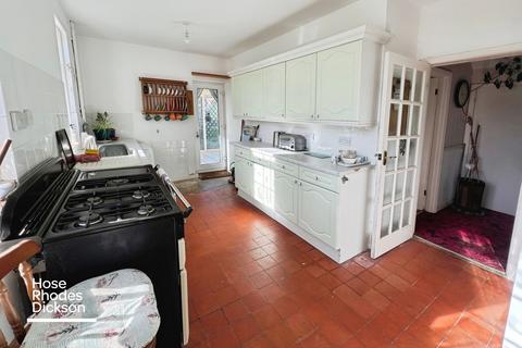 4 bedroom detached house for sale, Vinings Road, Sandown