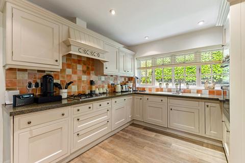 4 bedroom bungalow for sale, Farnham Lane, Haslemere, GU27