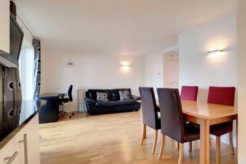 2 bedroom flat to rent, Ringwood Gardens, London E14