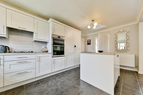 4 bedroom detached house for sale, The Railway, Henlow
