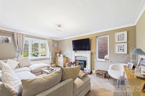 4 bedroom house for sale, Delaware Dr, Hastings