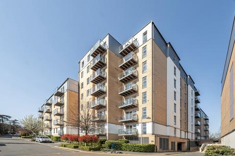 2 bedroom apartment for sale, Queen Mary Avenue, London