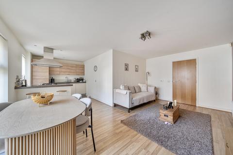2 bedroom apartment for sale, Queen Mary Avenue, London