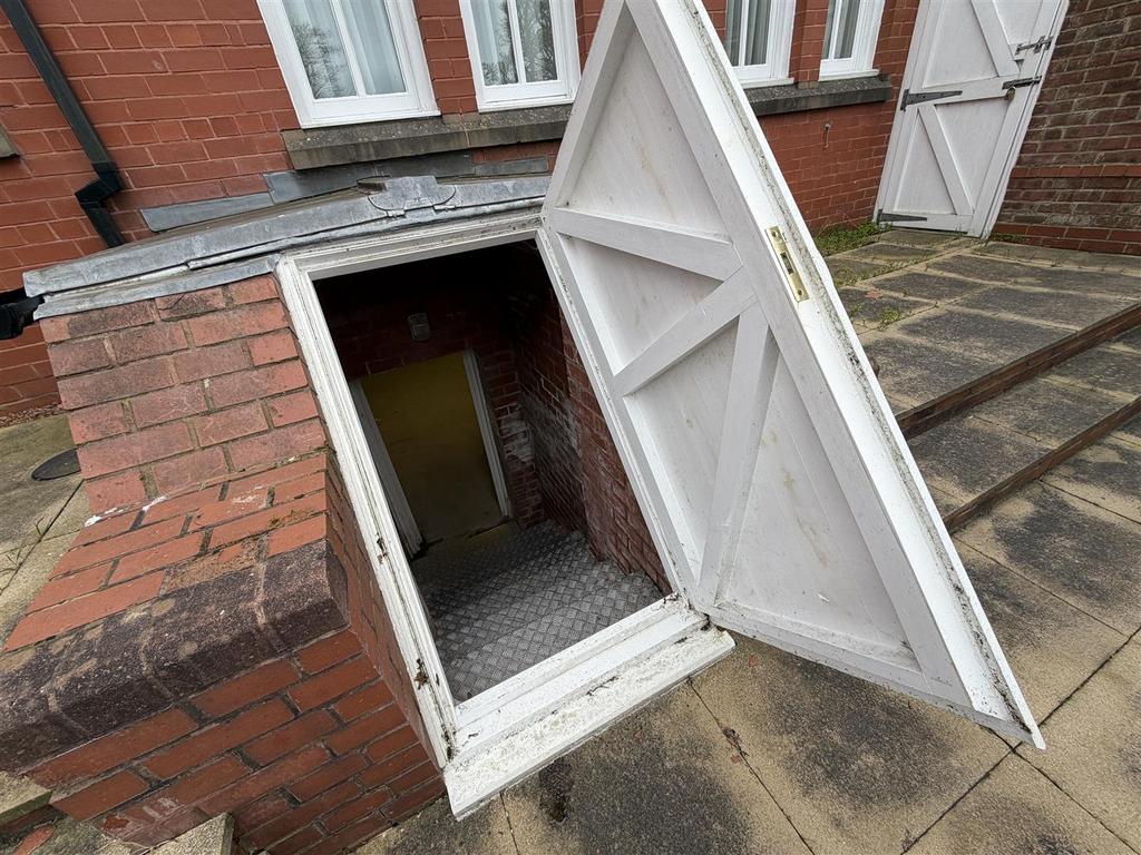 Access to cellar