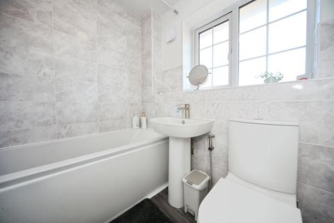 undefined, Linacres, Luton
