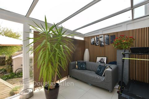 undefined, Larkshall Road, London E4