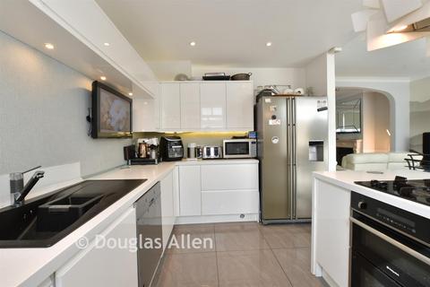 undefined, Larkshall Road, London E4
