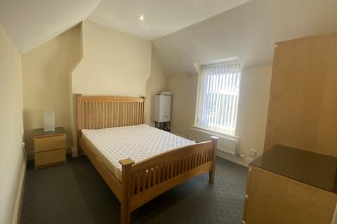 1 bedroom flat to rent, Mossley Road, Ashton under Lyne, OL6 6LX