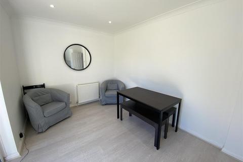 5 bedroom house share to rent, Angola Road, Worthing, BN14