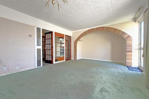3 bedroom terraced house for sale, Bell Farm Avenue, Dagenham, Essex, RM10