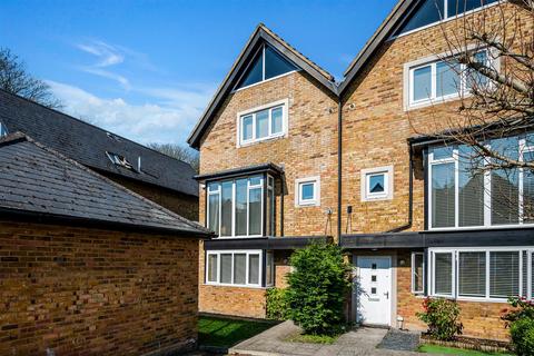 4 bedroom semi-detached house for sale, Roundburrow Close, Warlingham