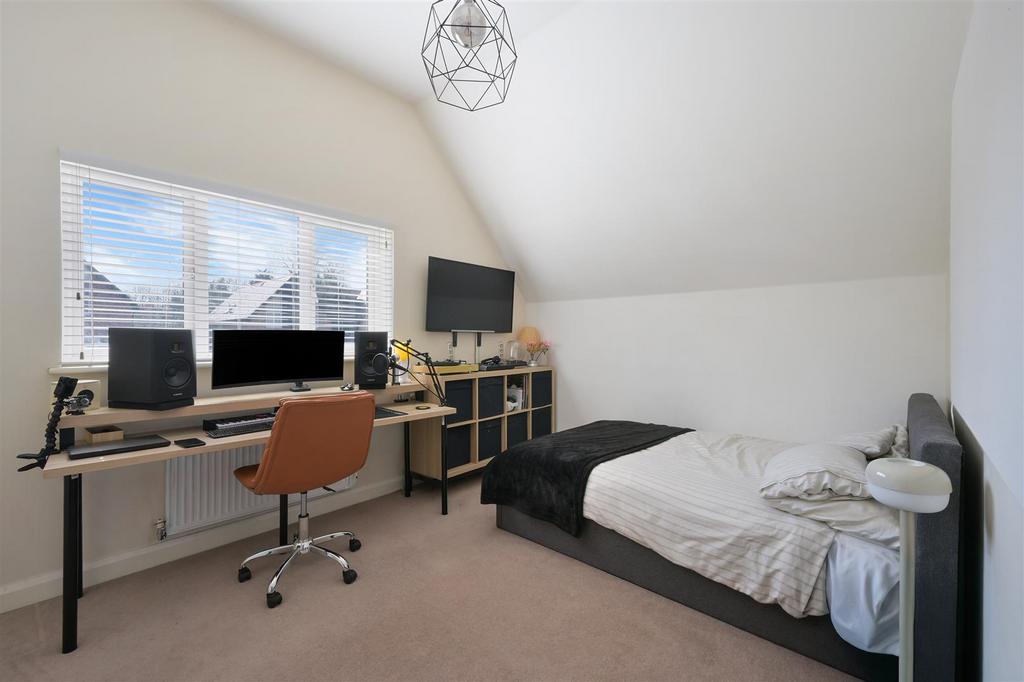ROUNDBURROW CLOSE, 18 (20).jpg