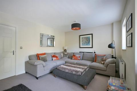 4 bedroom semi-detached house for sale, Roundburrow Close, Warlingham