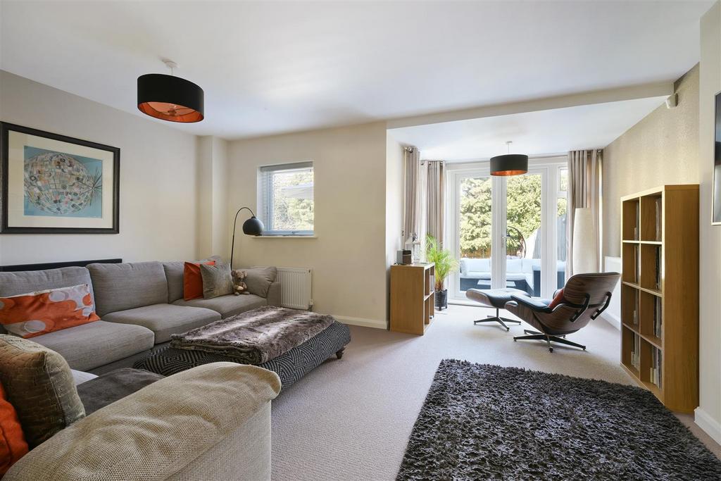 ROUNDBURROW CLOSE, 18 (29).jpg