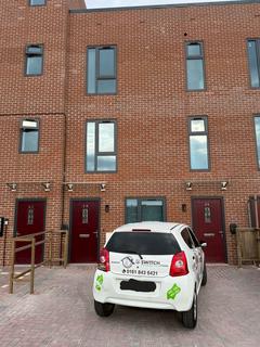 2 bedroom flat to rent, Adelaide Street, Manchester M8