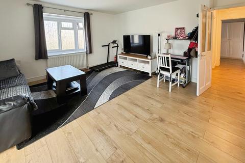 2 bedroom flat for sale, Ambleside Gardens, Sutton SM2