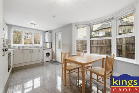2 bedroom flat for sale, Hilsea Street, London