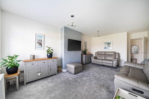 2 bedroom bungalow for sale, Hungerford Drive, Maidenhead, Berkshire