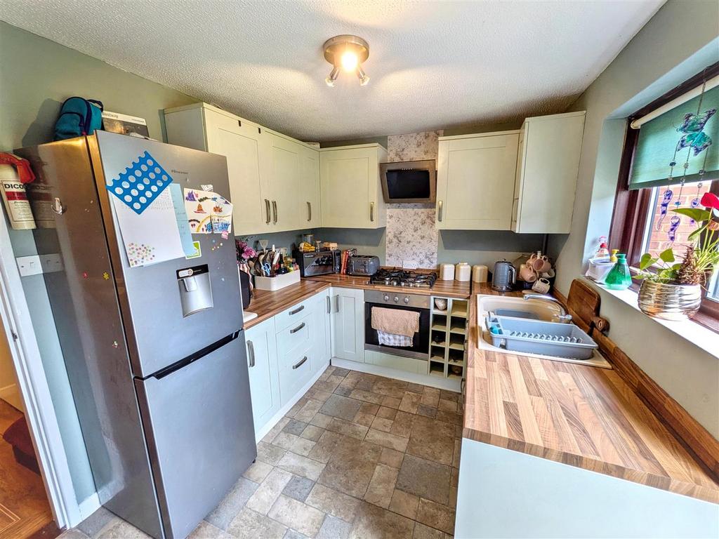 Kitchen 1 new.jpg