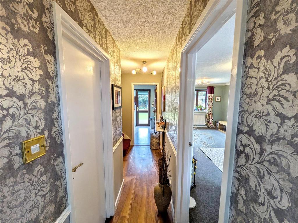 Hallway 1 new.jpg