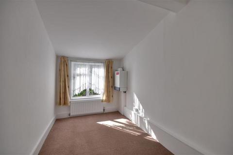 3 bedroom house to rent, Cardiff Road, WATFORD